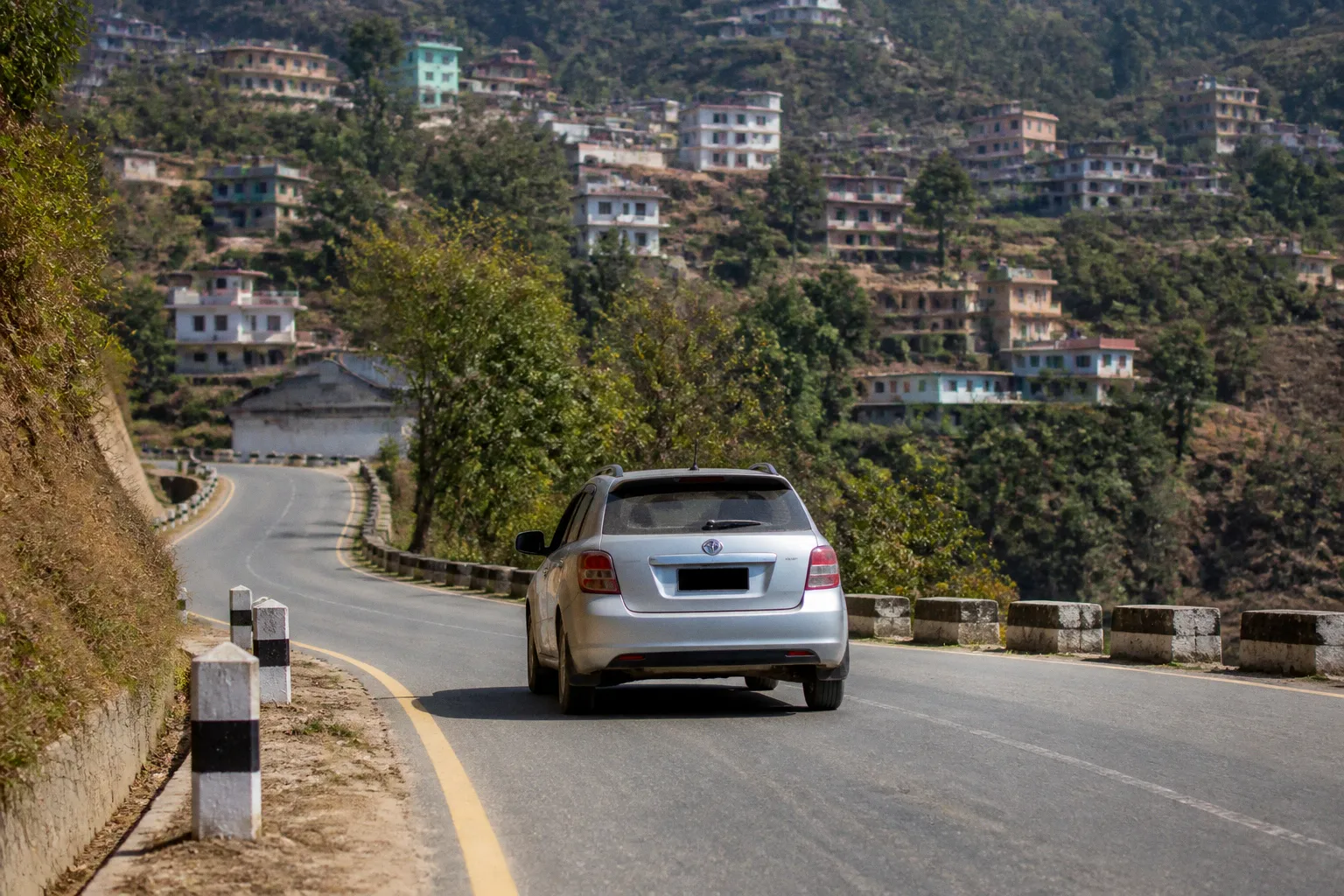 Alquiler de coches en Katmandú (Nepal): guía práctica de conducción y requisitos
